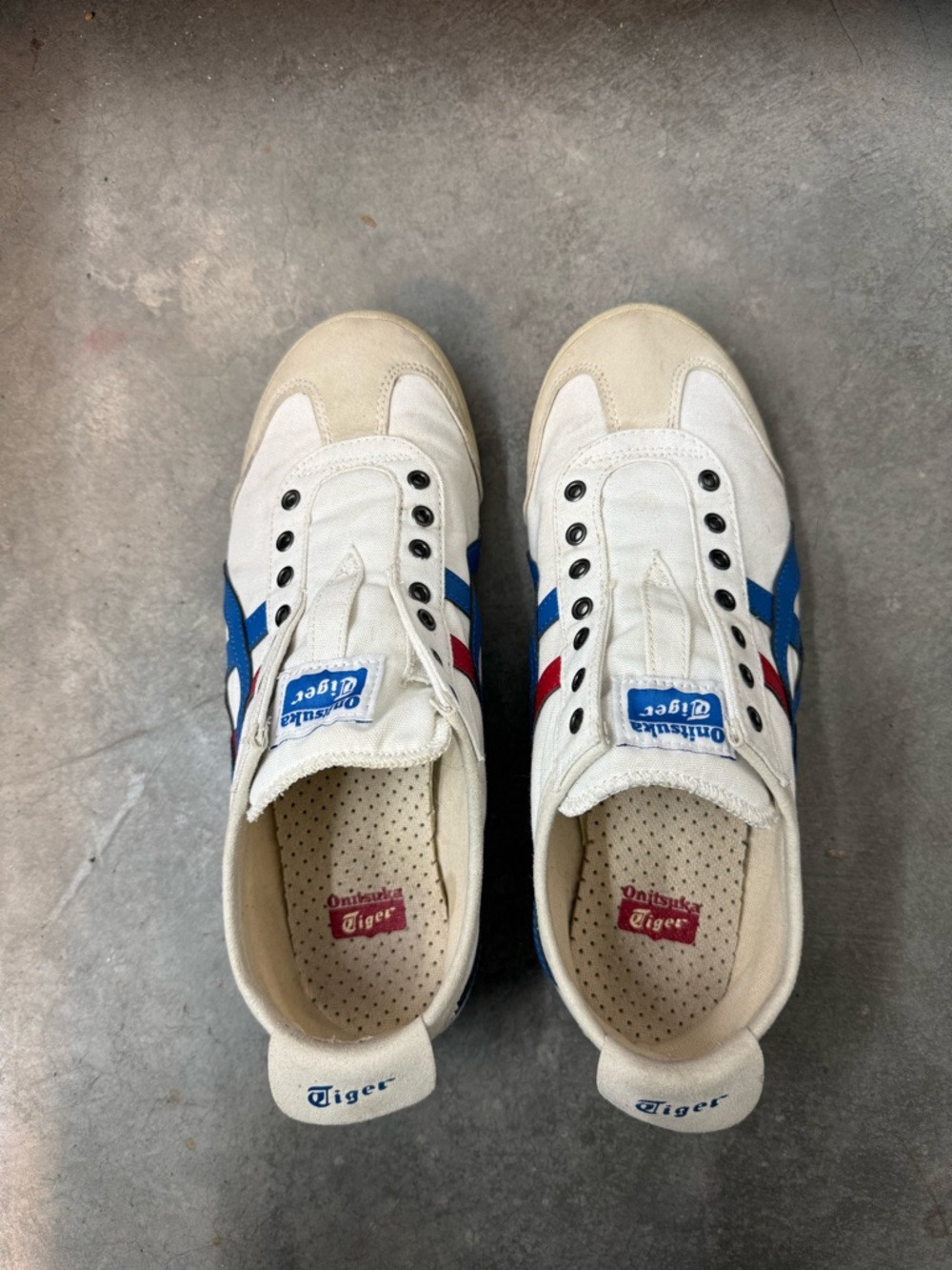 Onitsuka Tiger Beige Slip-On Sneakers with Red Logo - Picture 6 of 9